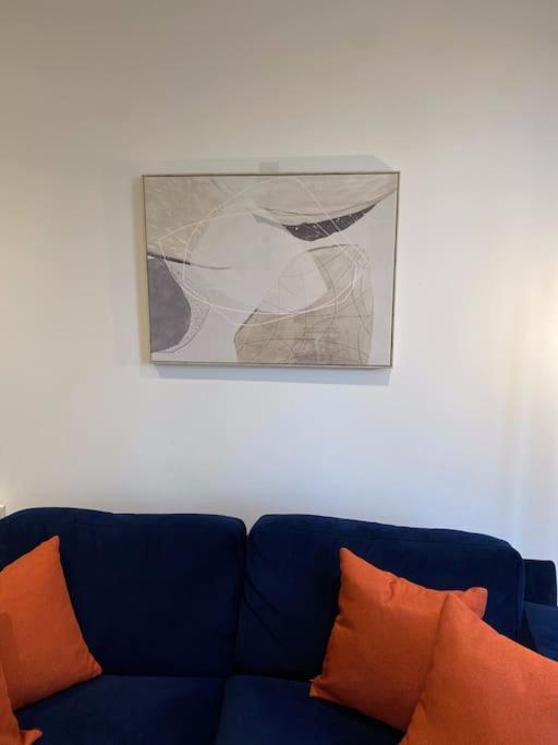 Modern Trafford 1Br Apartment-Free Parking-Cinema Room Manchester Exterior photo