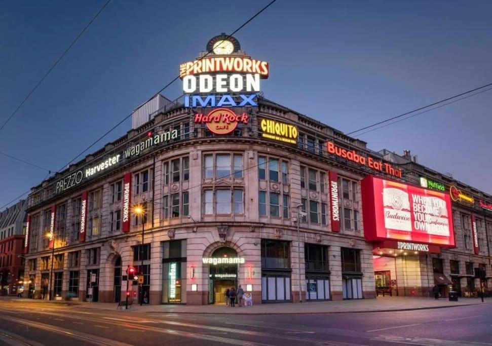 Modern Trafford 1Br Apartment-Free Parking-Cinema Room Manchester Exterior photo