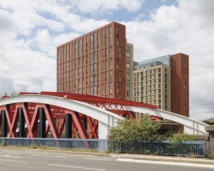 Modern Trafford 1Br Apartment-Free Parking-Cinema Room Manchester Exterior photo